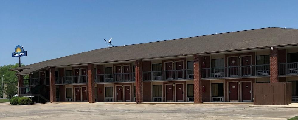 Days Inn By Wyndham Childersburg Exterior photo