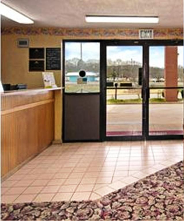 Days Inn By Wyndham Childersburg Exterior photo
